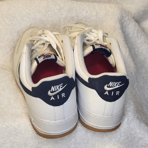 White with black swoosh & tan sole Air Force 1 '07 - Picture 5 of 7